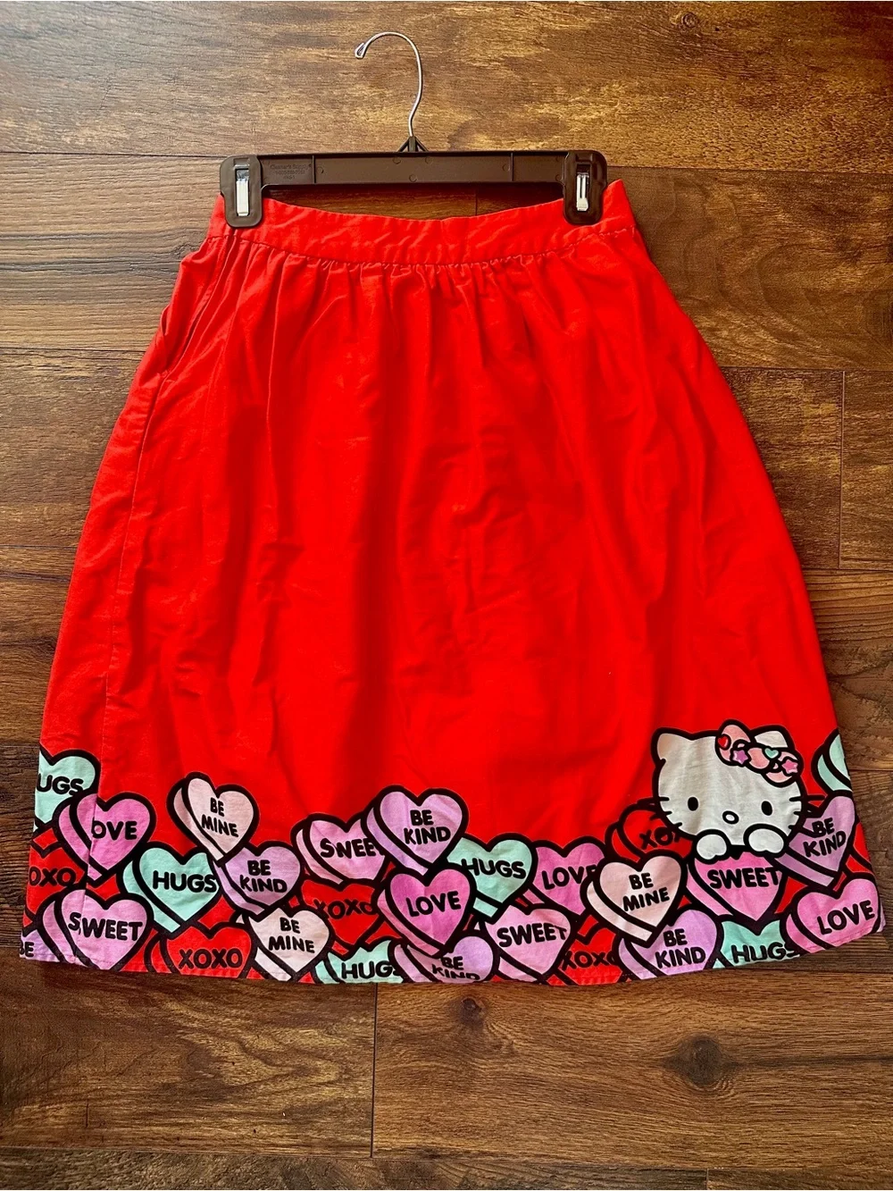 Size 2 Hello kitty x ModCloth Red Circle skirt candy hearts Valentines - Picture 4 of 6